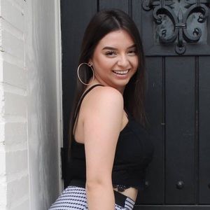 Meet your Posher, Cinthia